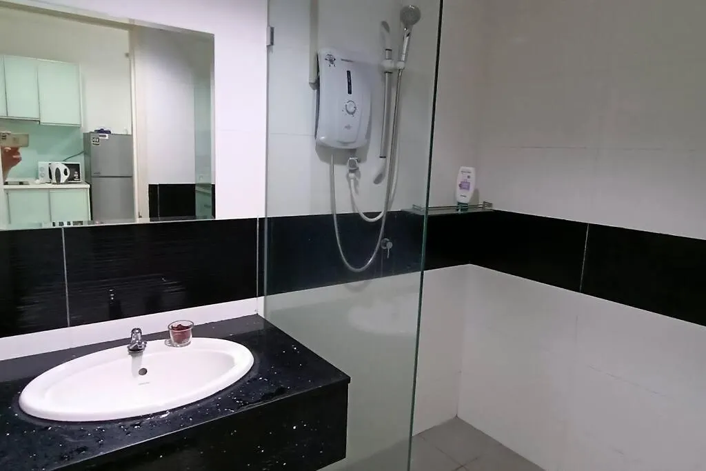 Family Suites At Mansion One By Maj George Town Apartment
